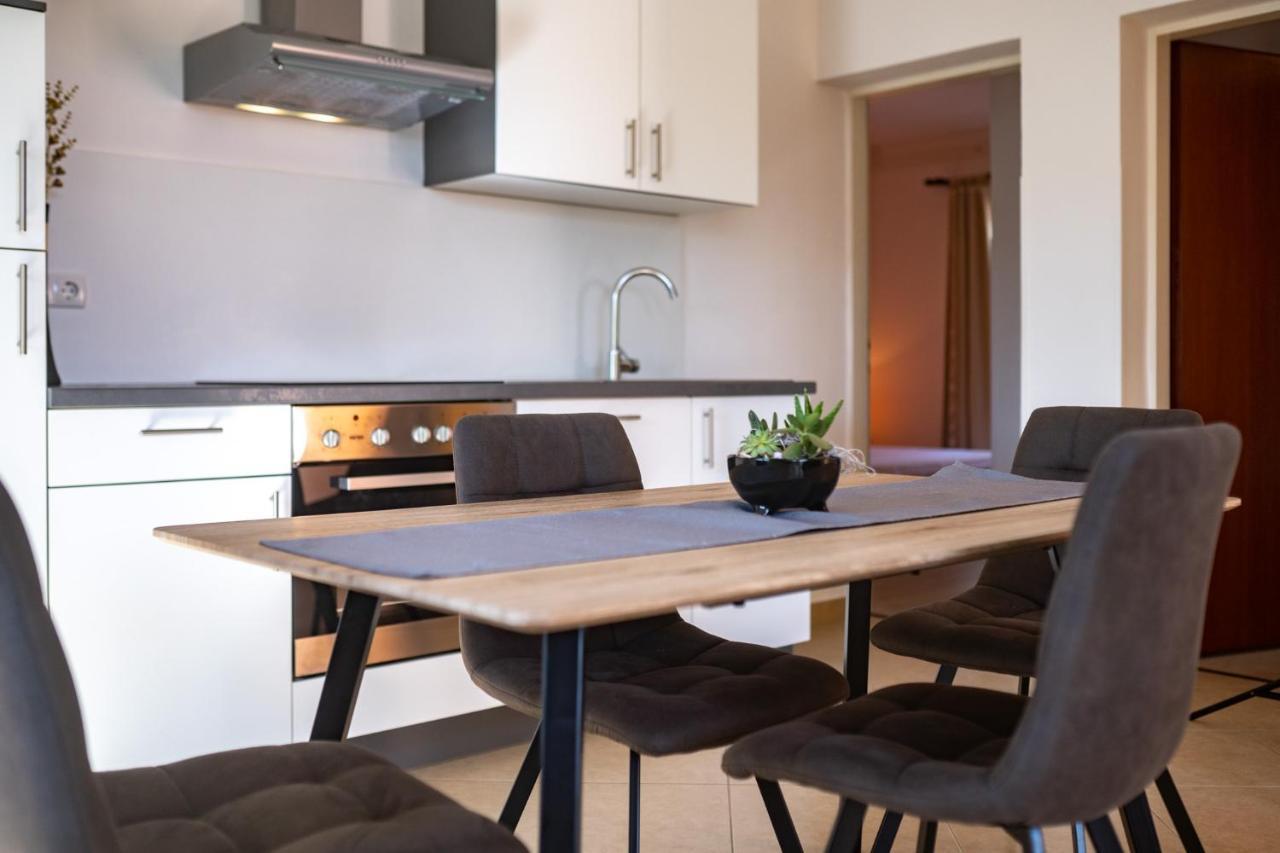 Apartmani Milena Barbat na Rabu Ngoại thất bức ảnh