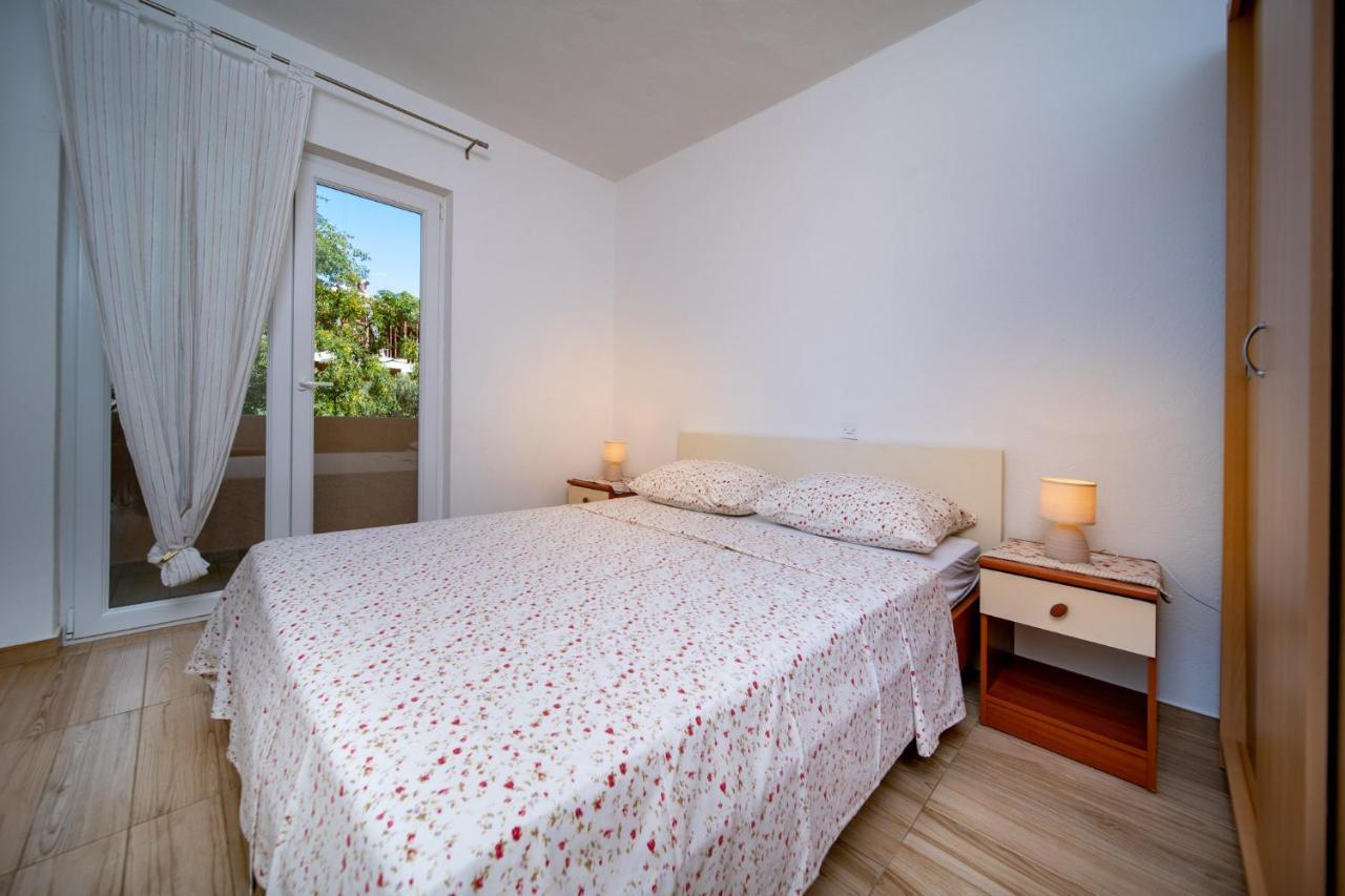 Apartmani Milena Barbat na Rabu Ngoại thất bức ảnh