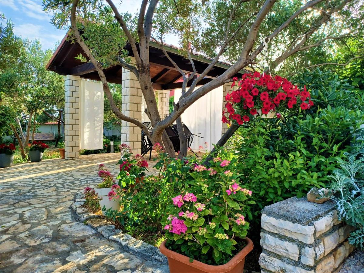 Apartmani Milena Barbat na Rabu Ngoại thất bức ảnh